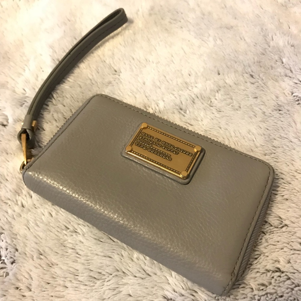 Marc by Marc Jacobs Grey Leather Wristlet